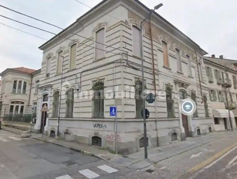 Palazzo - Stabile in vendita a Asti