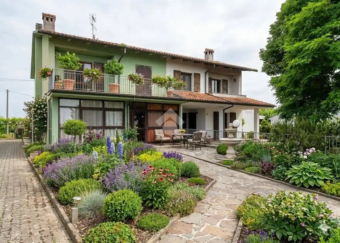 Casa indipendente in vendita a Cesena