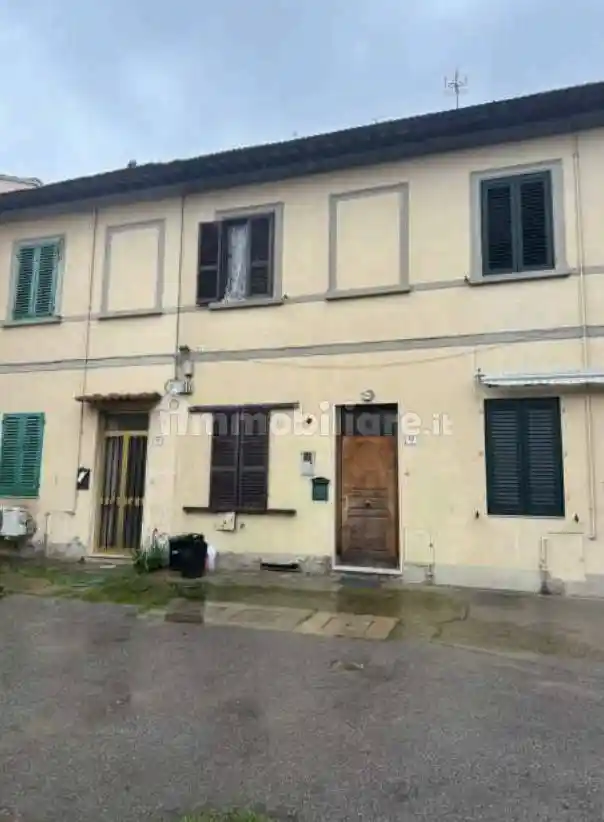 Casa indipendente in vendita a Prato