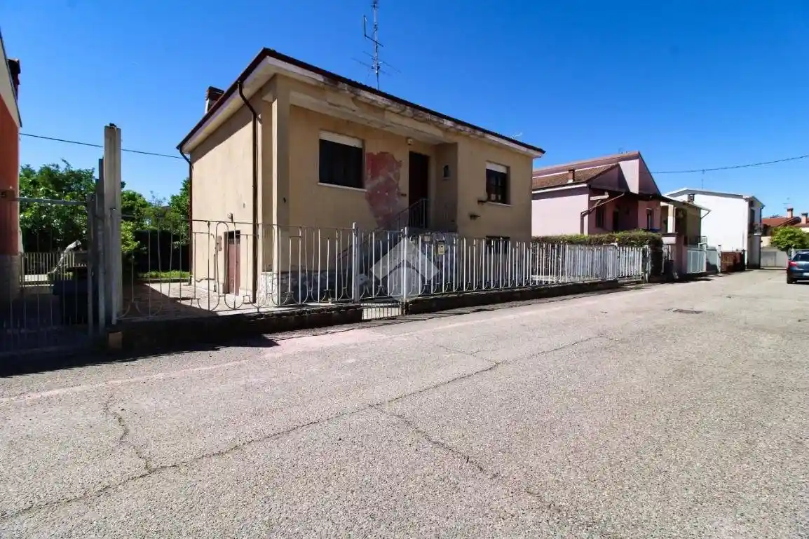 Villa in vendita a San Martino Siccomario