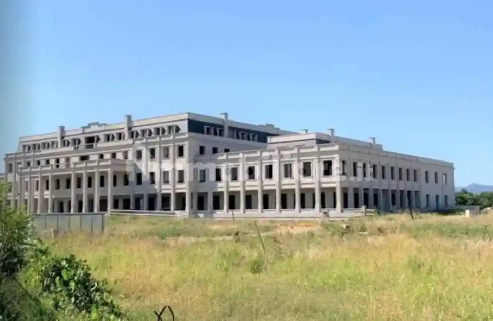 Palazzo - Stabile in vendita a Meldola