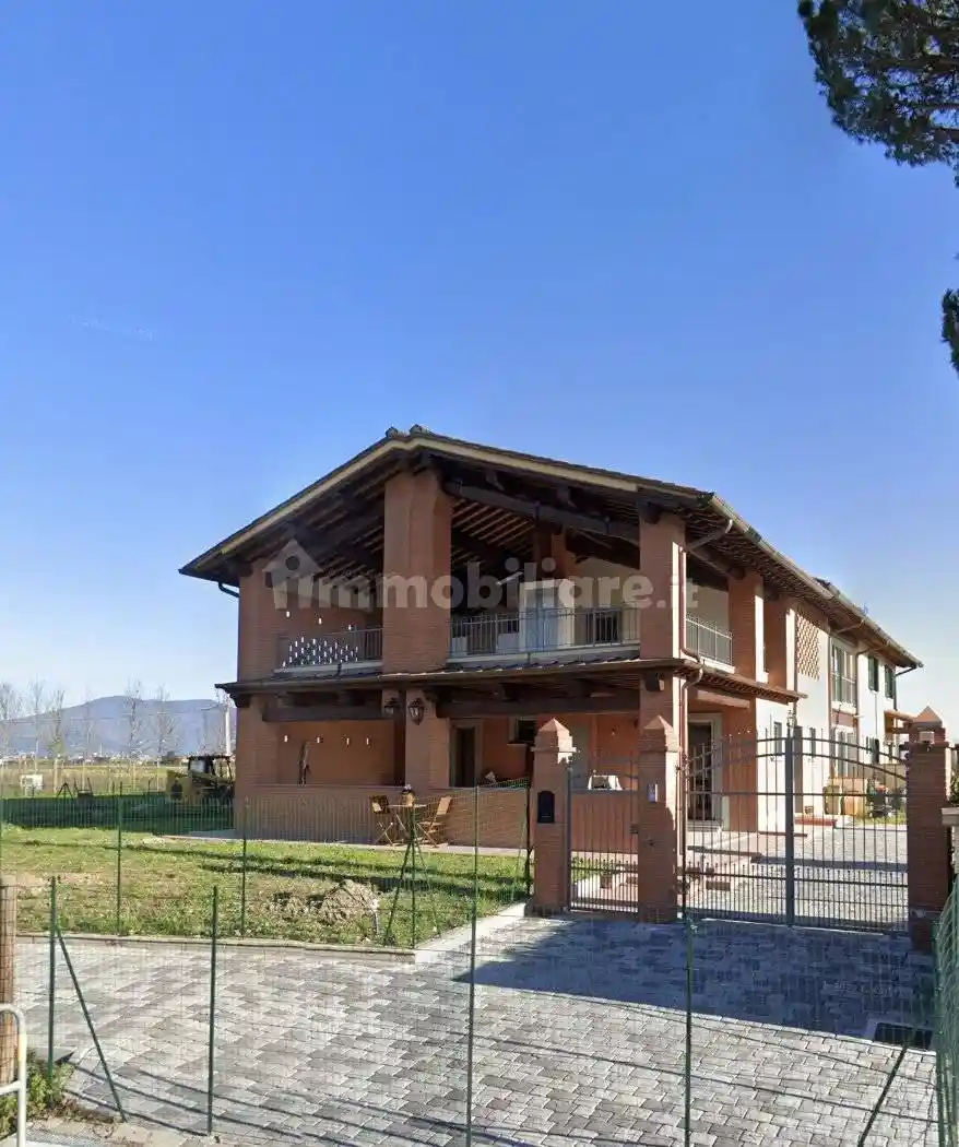Casa indipendente in vendita a Prato