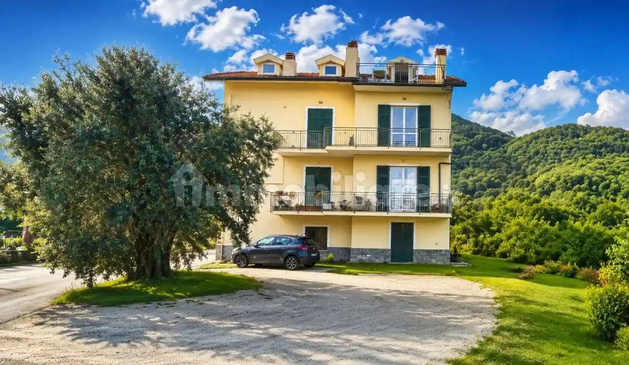Appartamento in vendita a Vezzi Portio