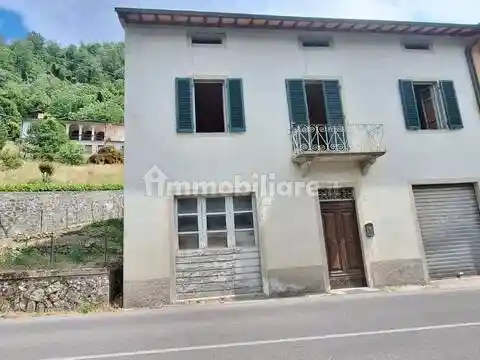 Villa in vendita a Bagni di Lucca