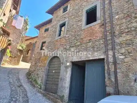 Villa in vendita a Pescaglia