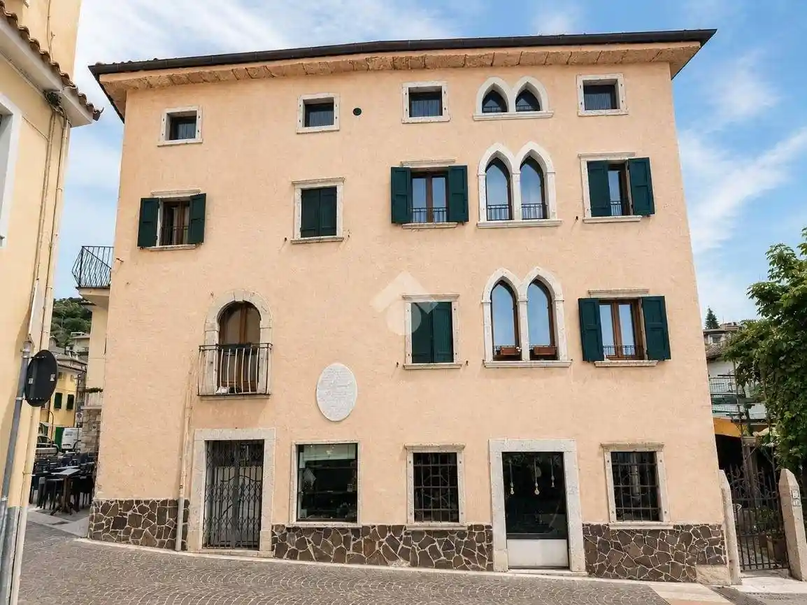Attico - Mansarda in vendita a Torri del Benaco