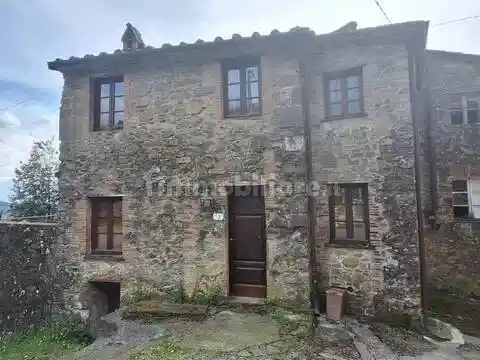 Villa in vendita a Borgo a Mozzano