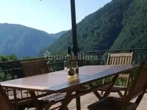 Villa in vendita a Borgo a Mozzano