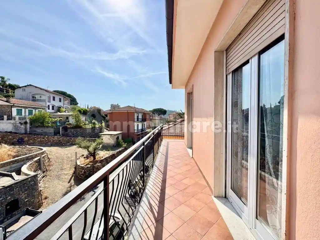 Appartamento in vendita a Imperia
