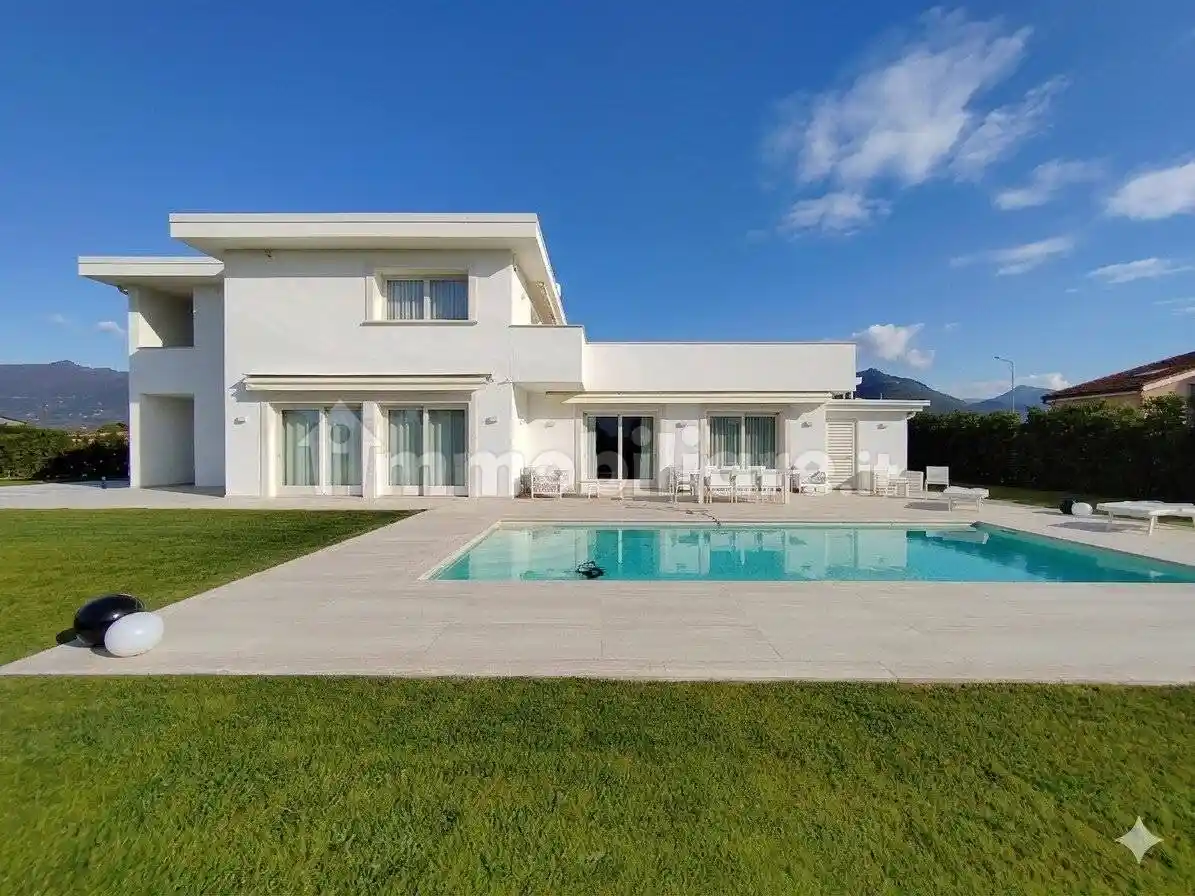 Villa in vendita a Pietrasanta
