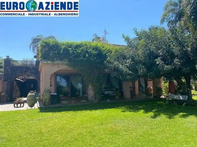 Villa in vendita a Aci Catena