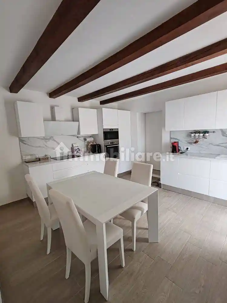 Villa in vendita a Morro d'Alba