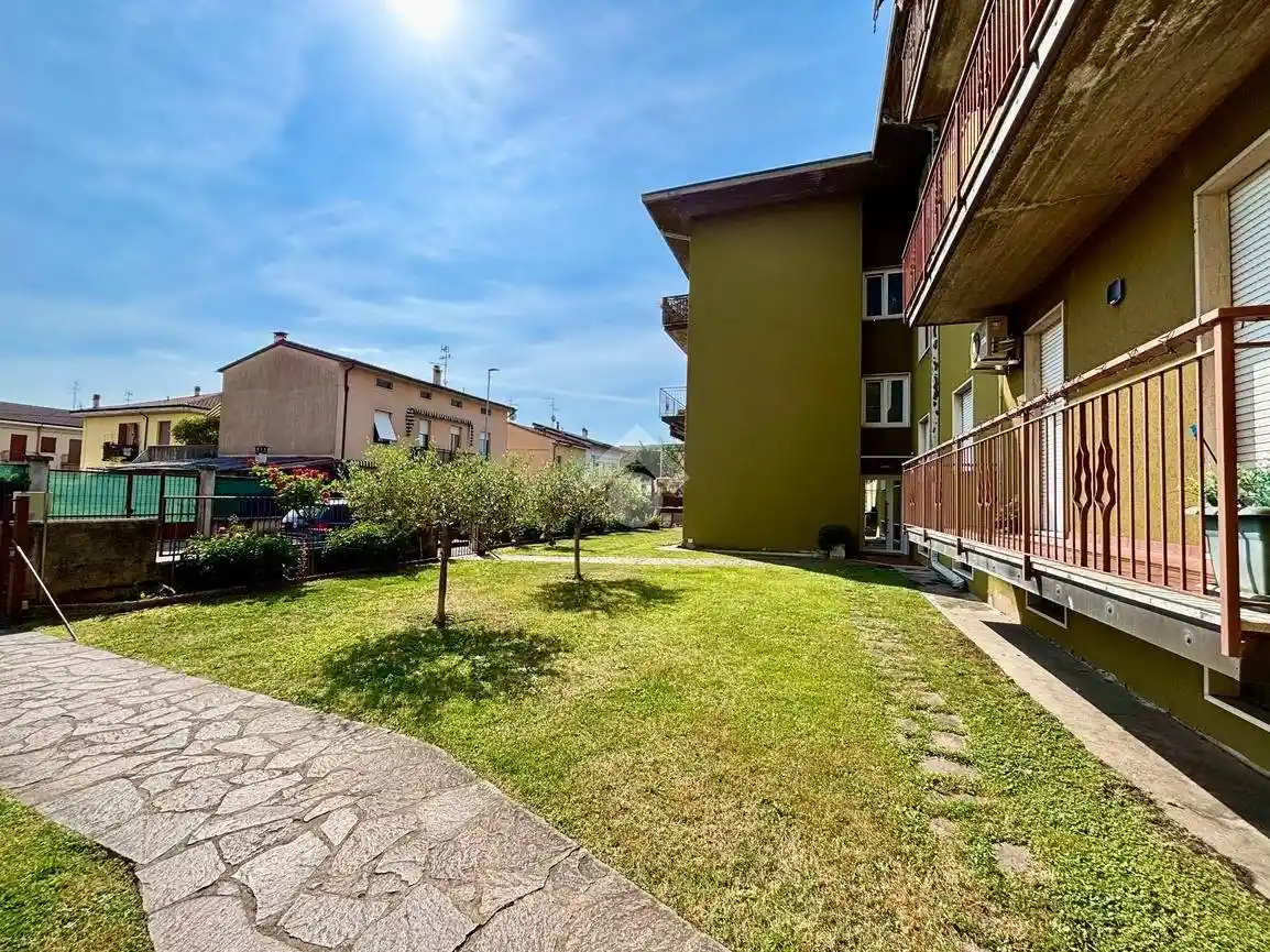 Appartamento in vendita a Sommacampagna