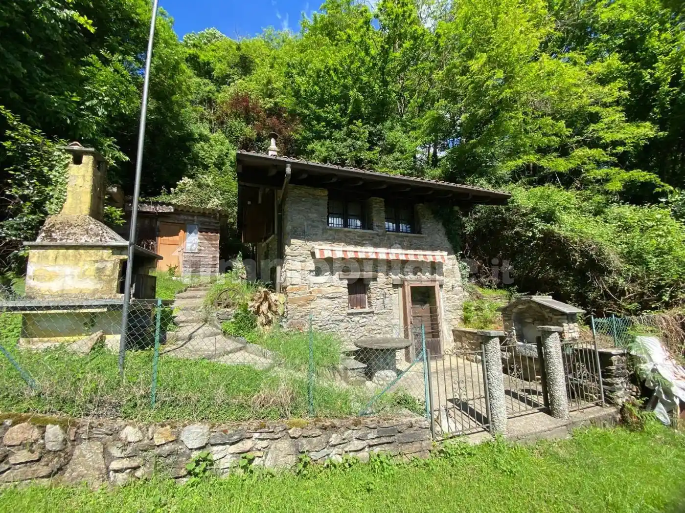Casa indipendente in vendita a Cadegliano-Viconago