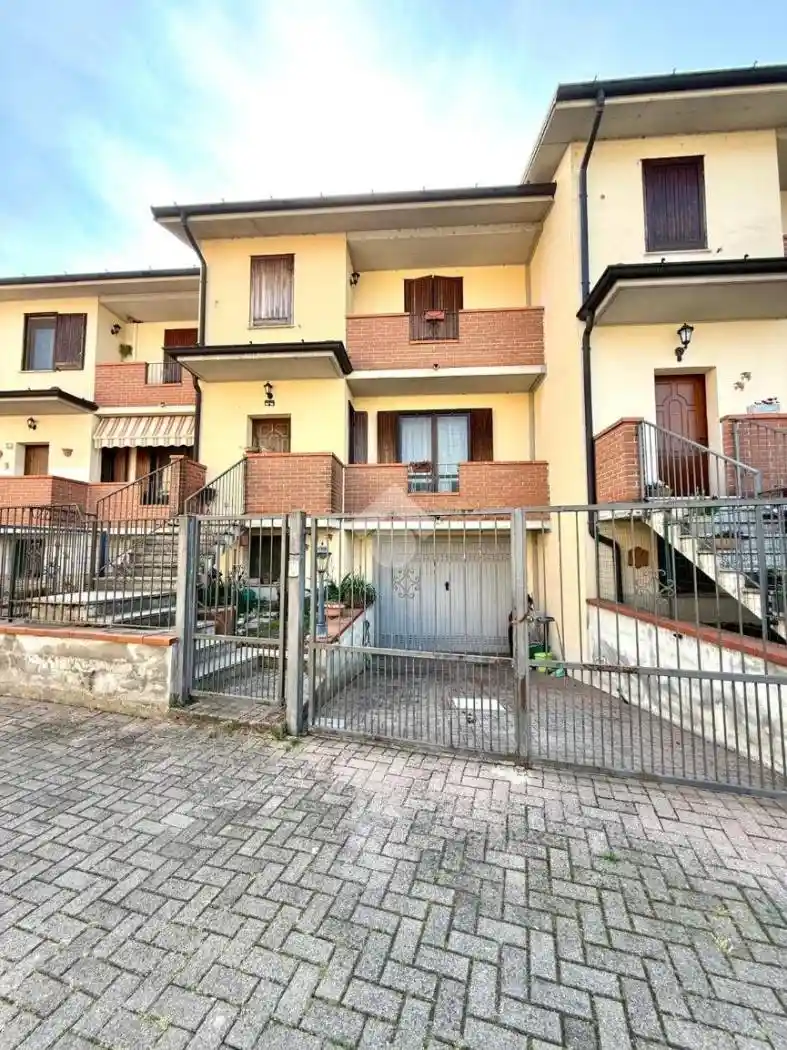 Villetta a schiera in vendita a Montodine