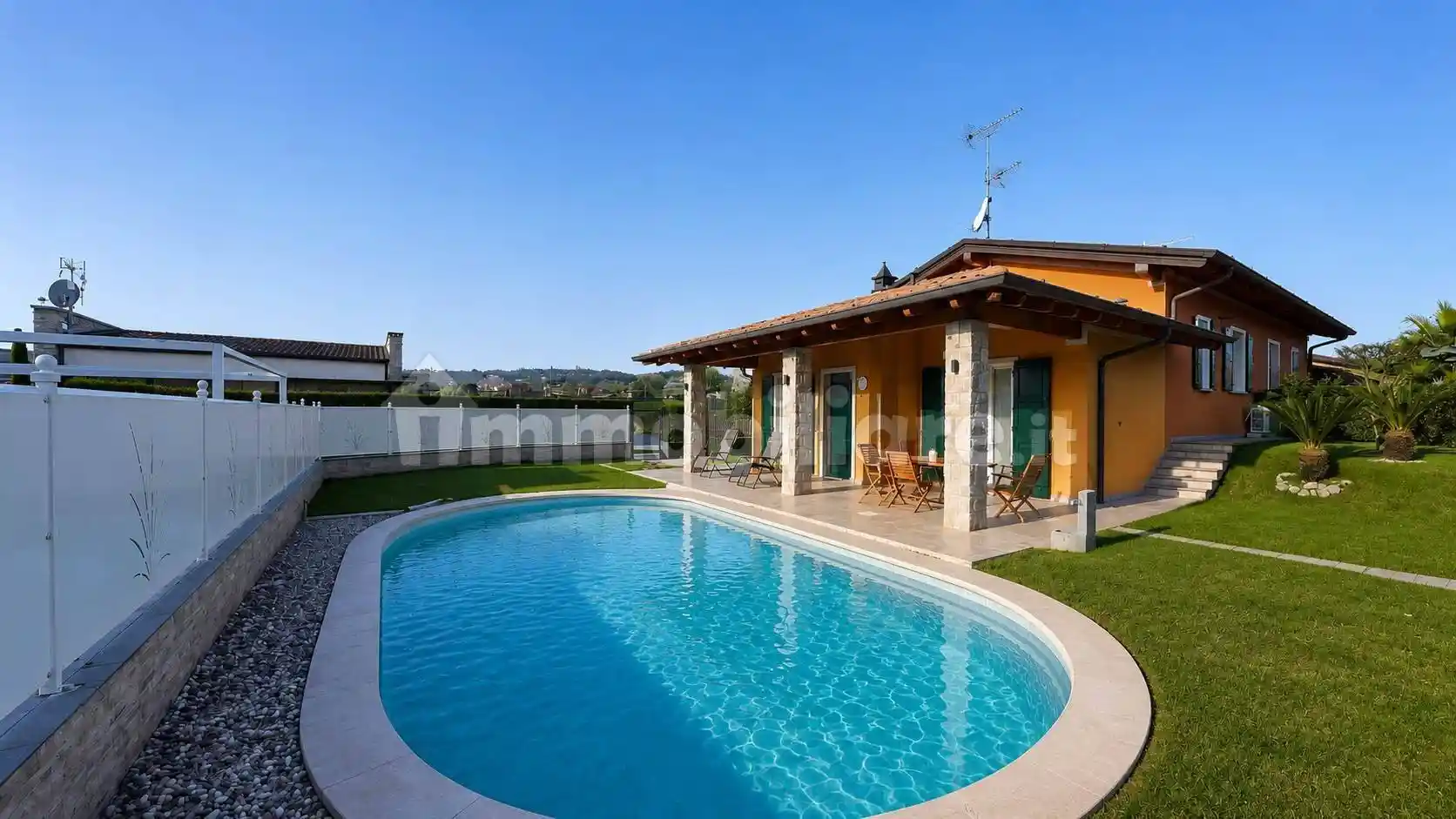 Villa in vendita a Manerba del Garda