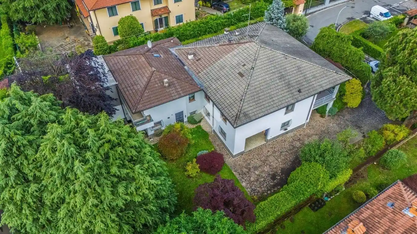Villa in vendita a Mozzo