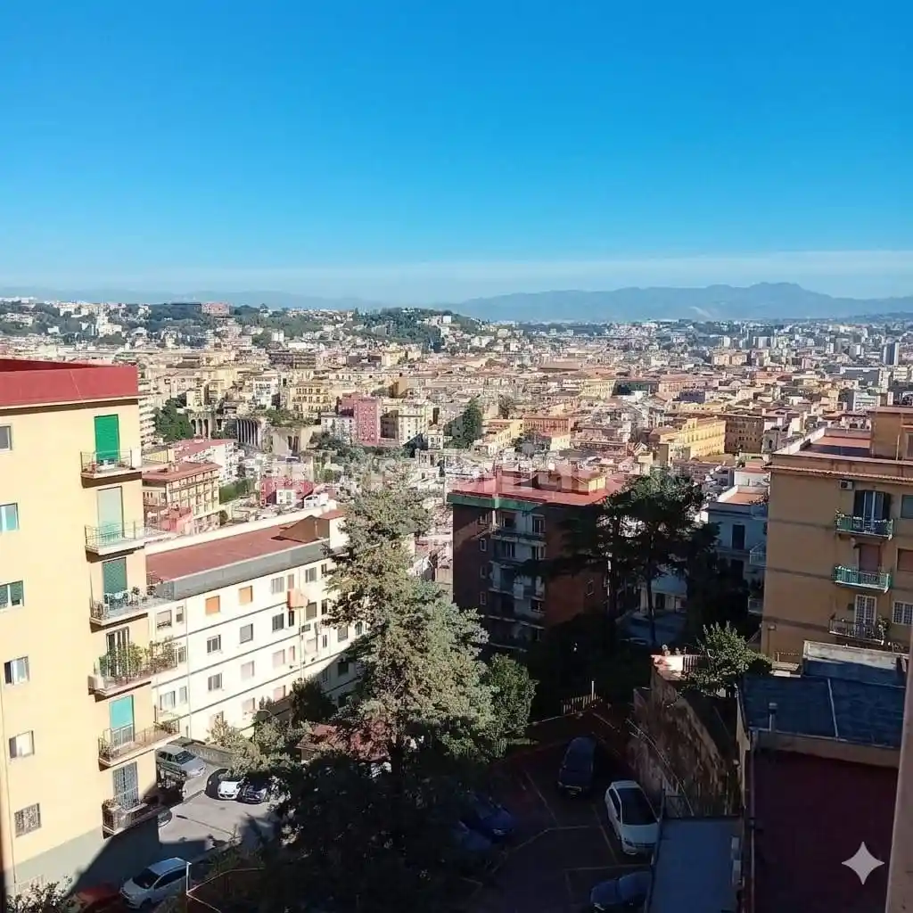 Appartamento in vendita a Napoli