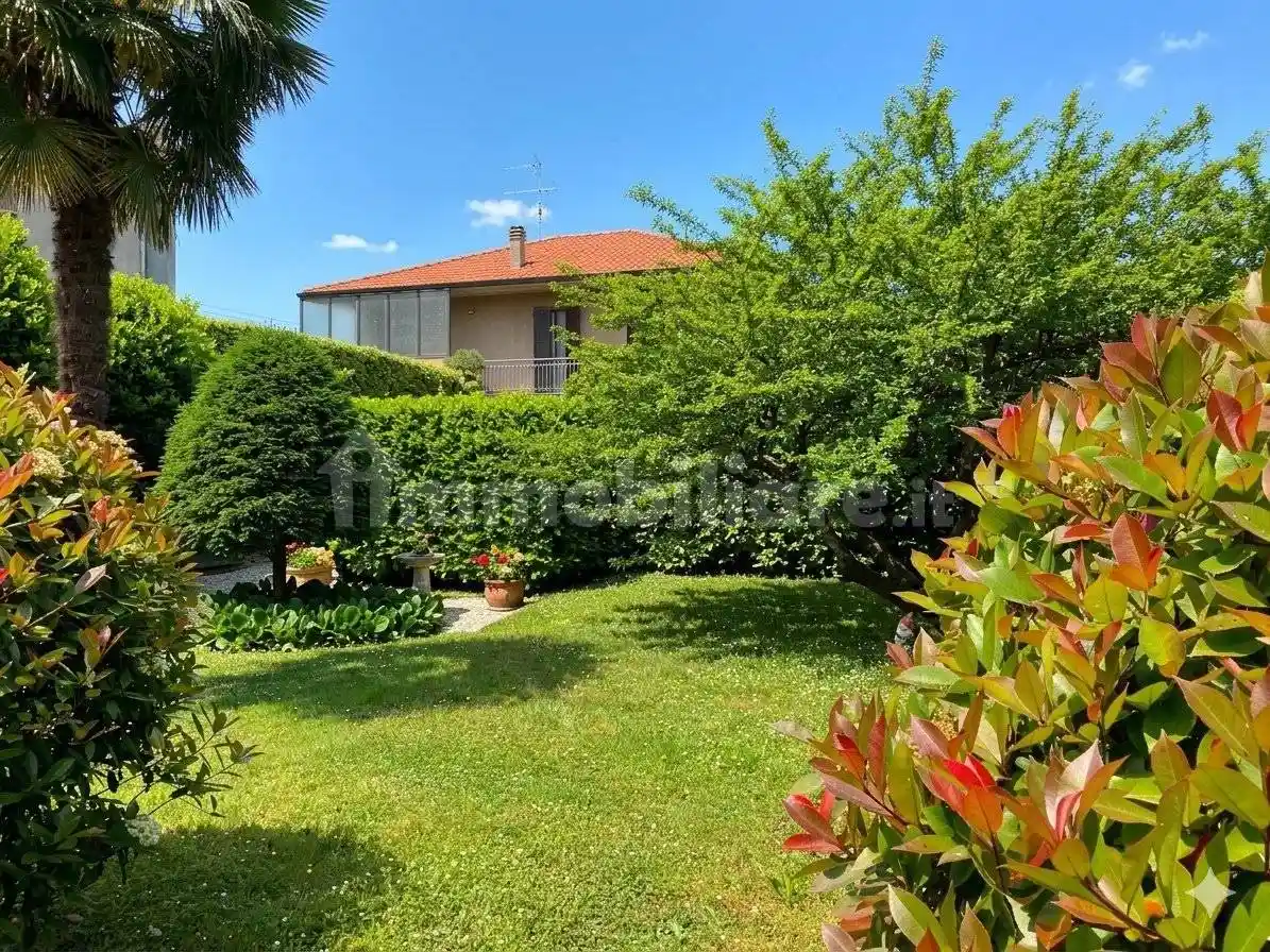 Casa indipendente in vendita a Limbiate