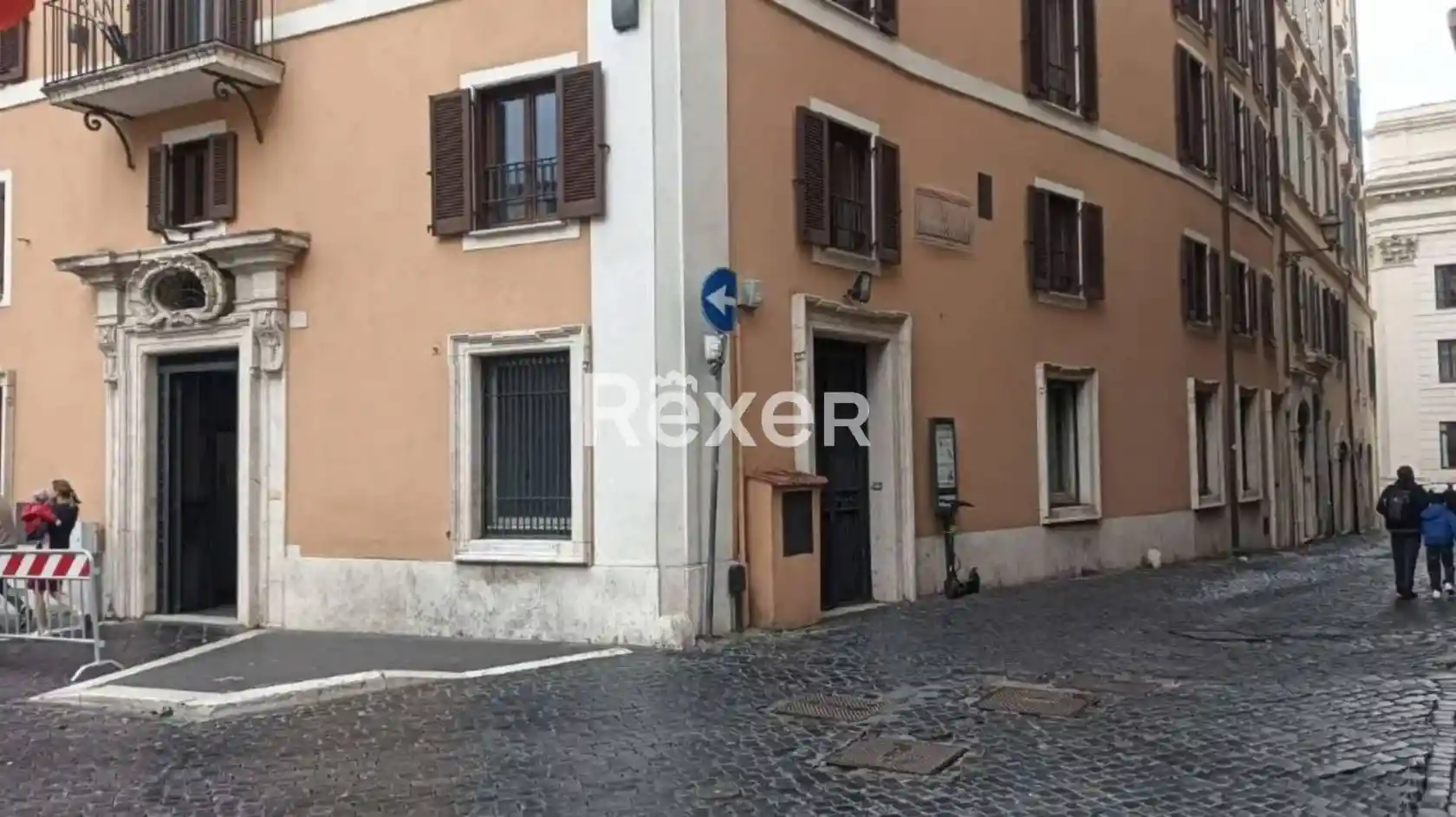 Palazzo - Edificio in vendita a Roma