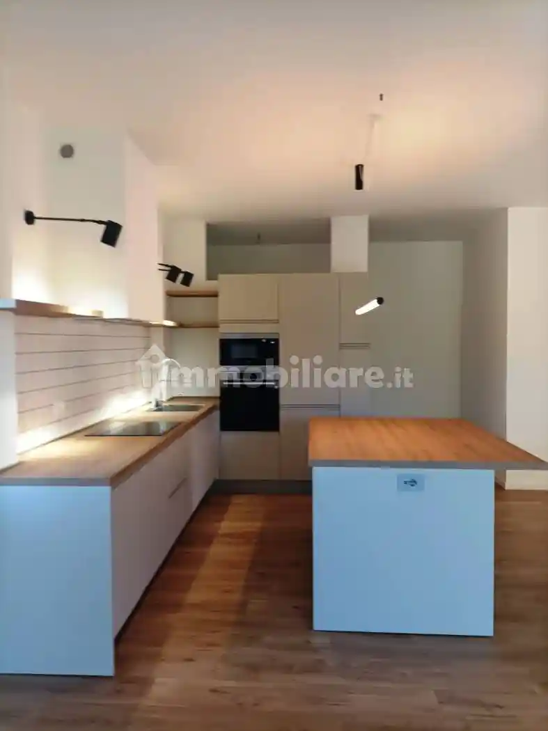 Appartamento in affitto a Varese