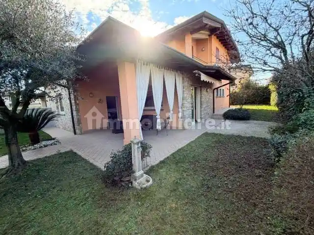Villa in vendita a Rovato