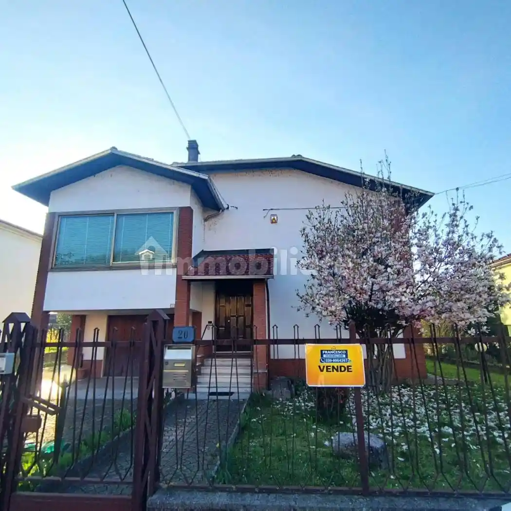 Villa in vendita a Cassano Spinola
