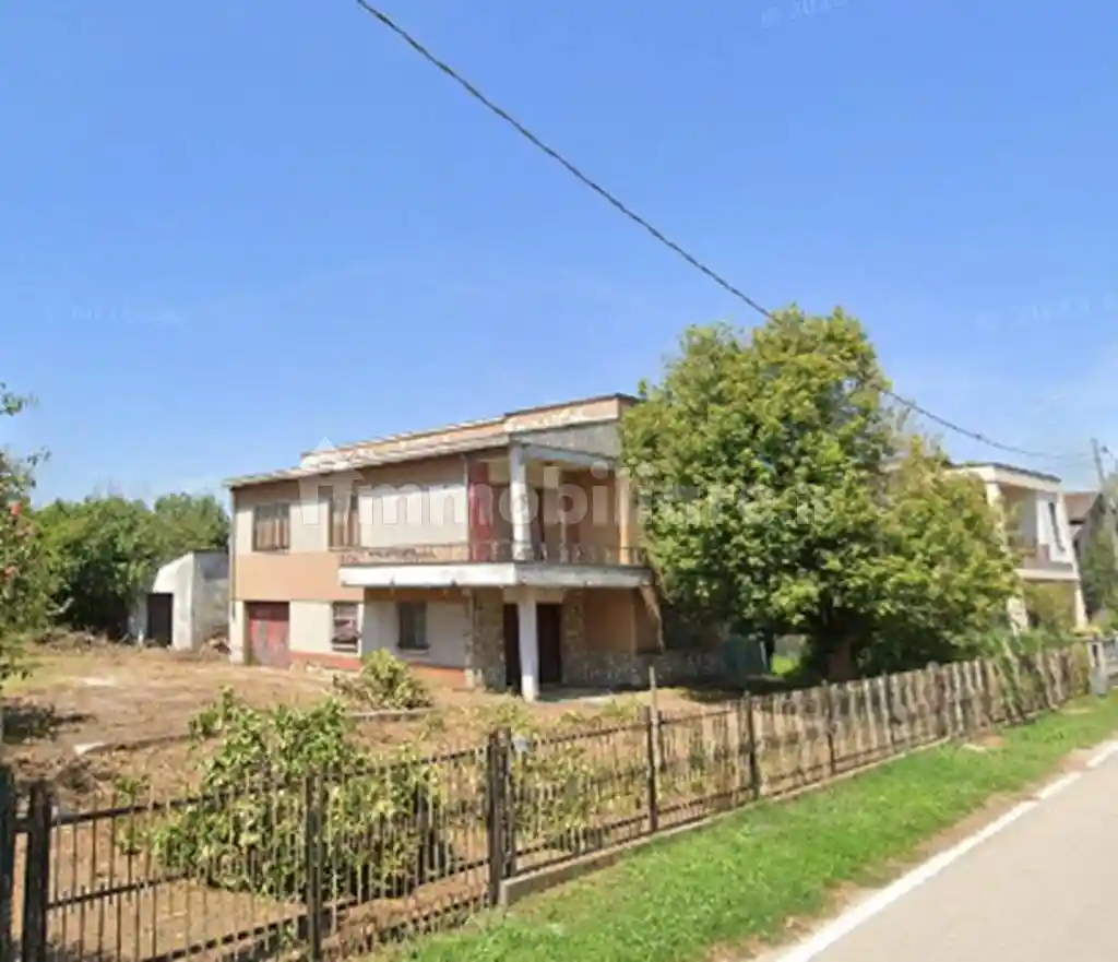 Villa in vendita a Sustinente