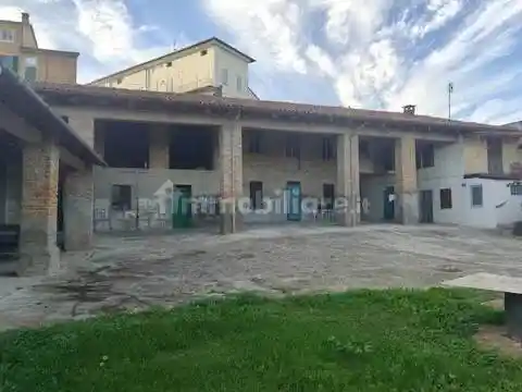 Villa in vendita a Castagnole Monferrato