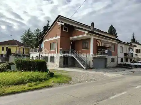 Villa in vendita a Agliano Terme