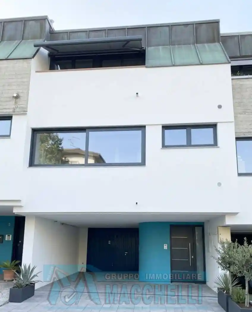 Casa indipendente in vendita a Casalecchio di Reno