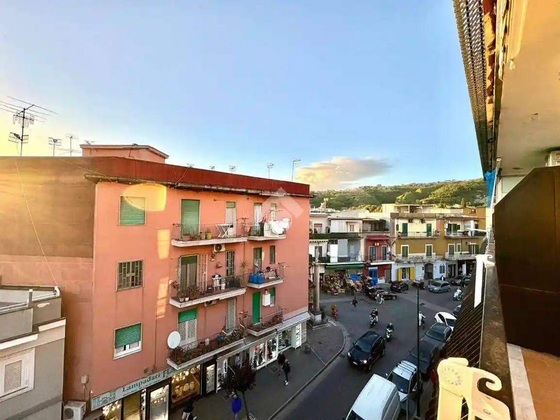 Appartamento in vendita a Napoli