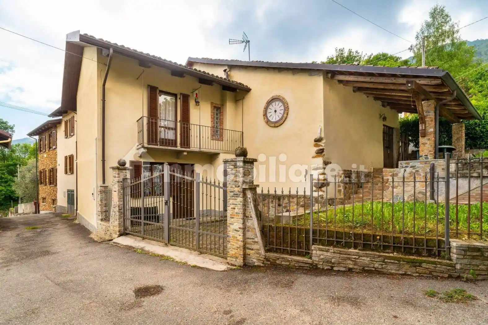 Casa indipendente in vendita a Val della Torre