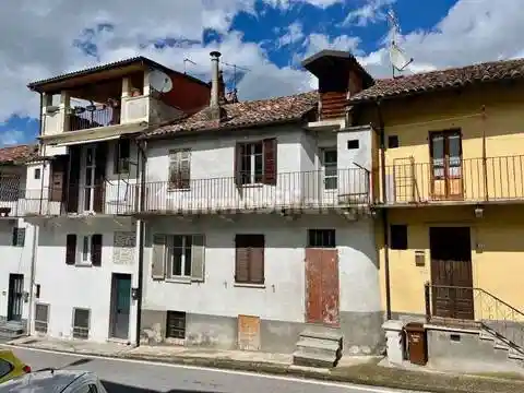 Villa in vendita a Santo Stefano Belbo