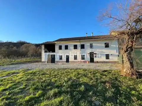 Villa in vendita a Agliano Terme