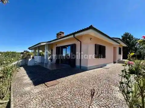 Villa in vendita a Isola d'Asti