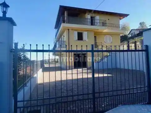 Villa in vendita a Cassinasco