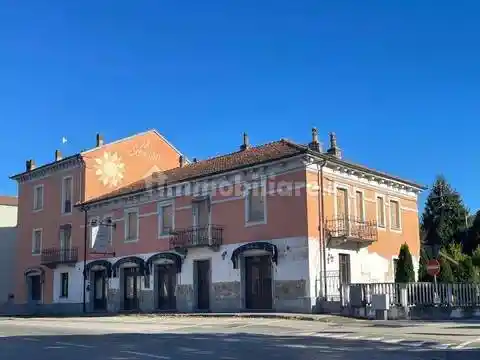 Villa in vendita a Calamandrana