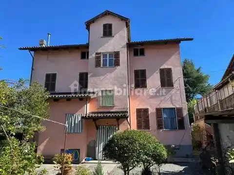 Villa in vendita a Calamandrana