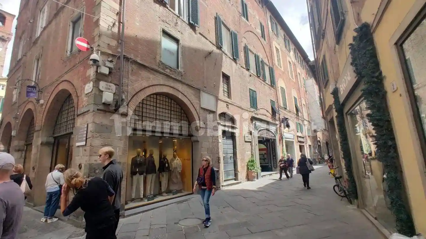 Appartamento in vendita a Lucca