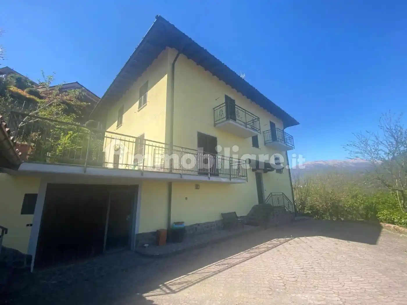 Villa in vendita a Lavena Ponte Tresa