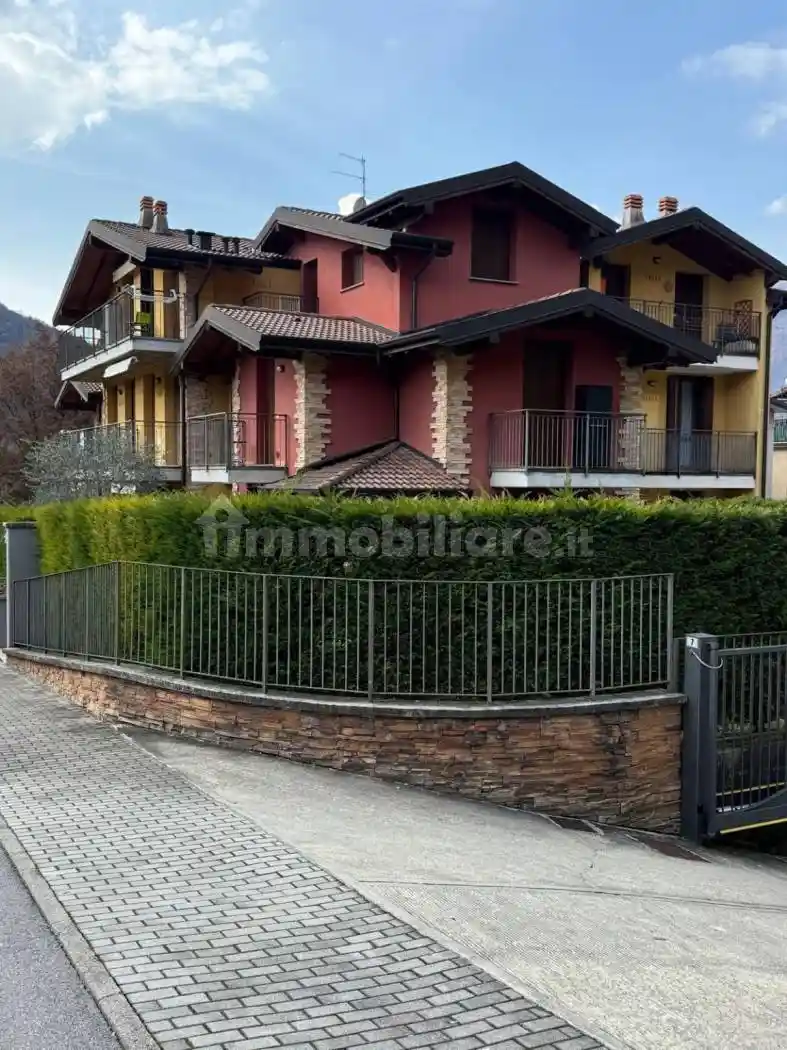 Appartamento in vendita a Endine Gaiano