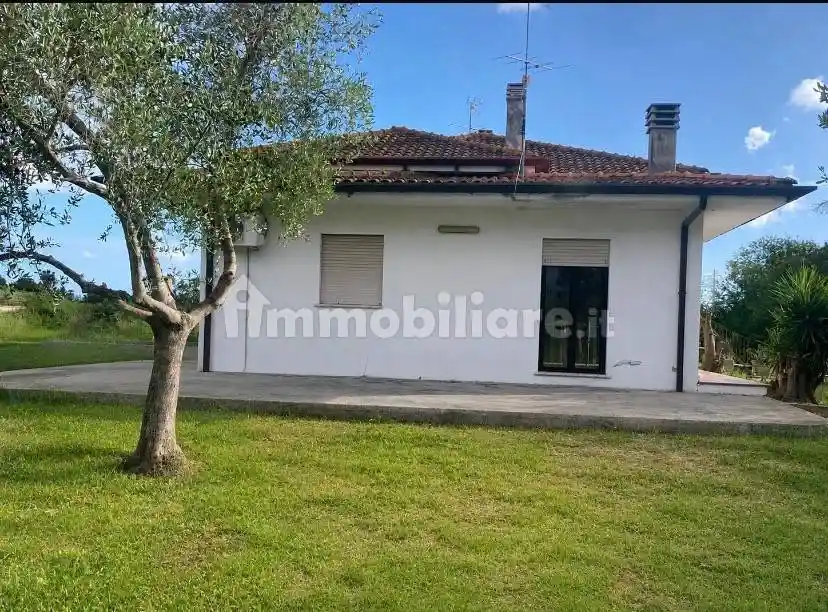 Villa in vendita a Latina