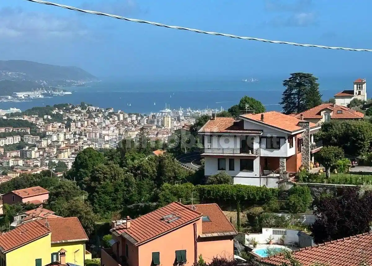 Villa in vendita a La Spezia