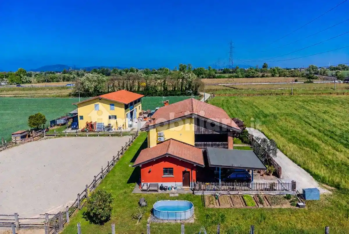 Rustico - Casale in vendita a Chiari