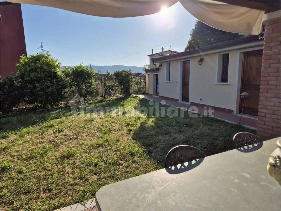 Casa indipendente in vendita a Castelnuovo Magra