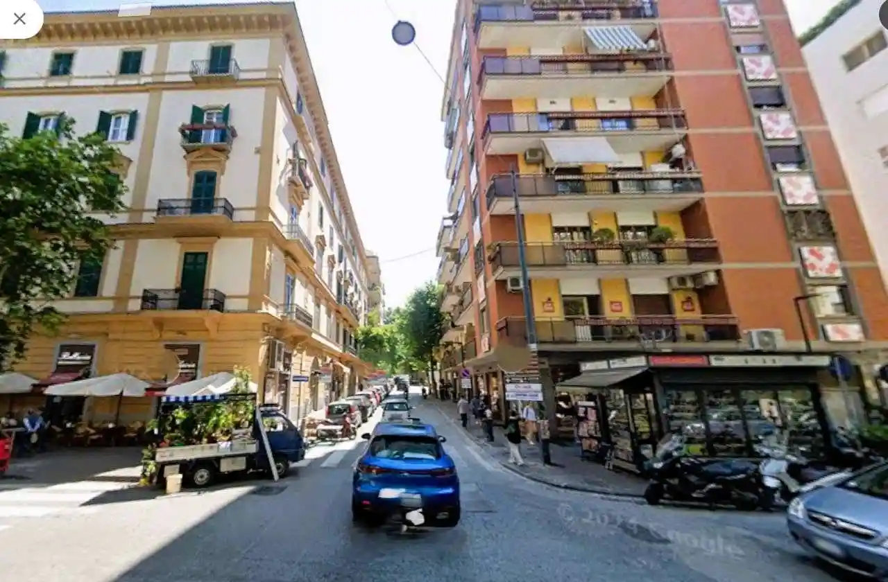 Appartamento in vendita a Napoli