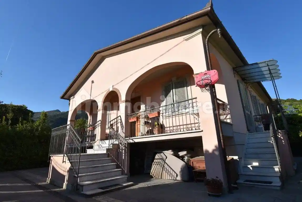Villa in vendita a Seravezza