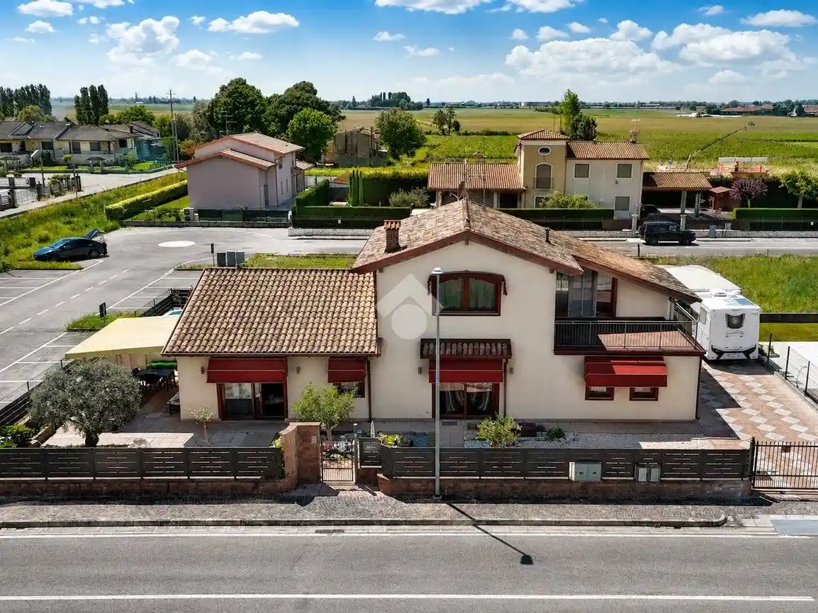 Villa in vendita a Oppeano