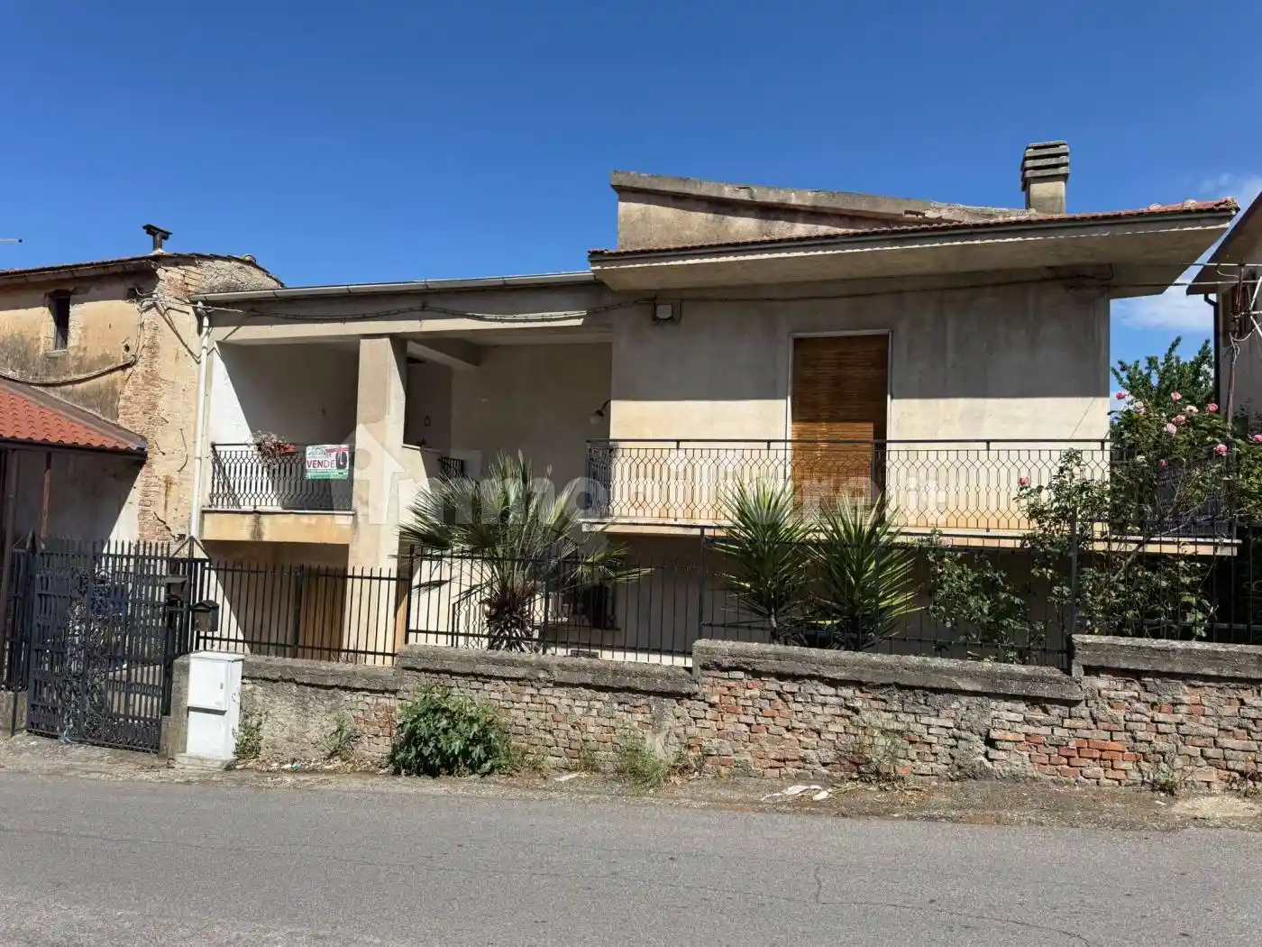 Palazzo - Edificio in vendita a Rovito